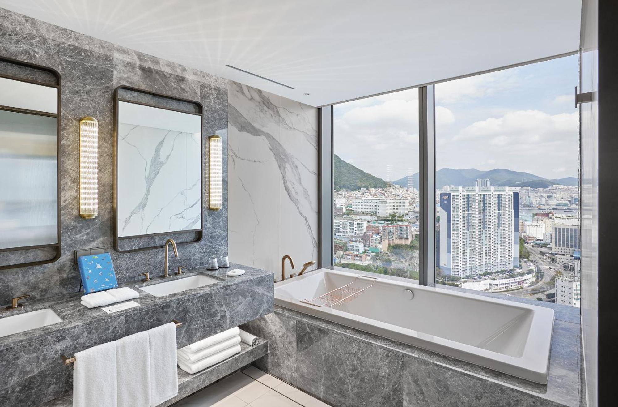 Wyndham Grand Busan Exterior photo