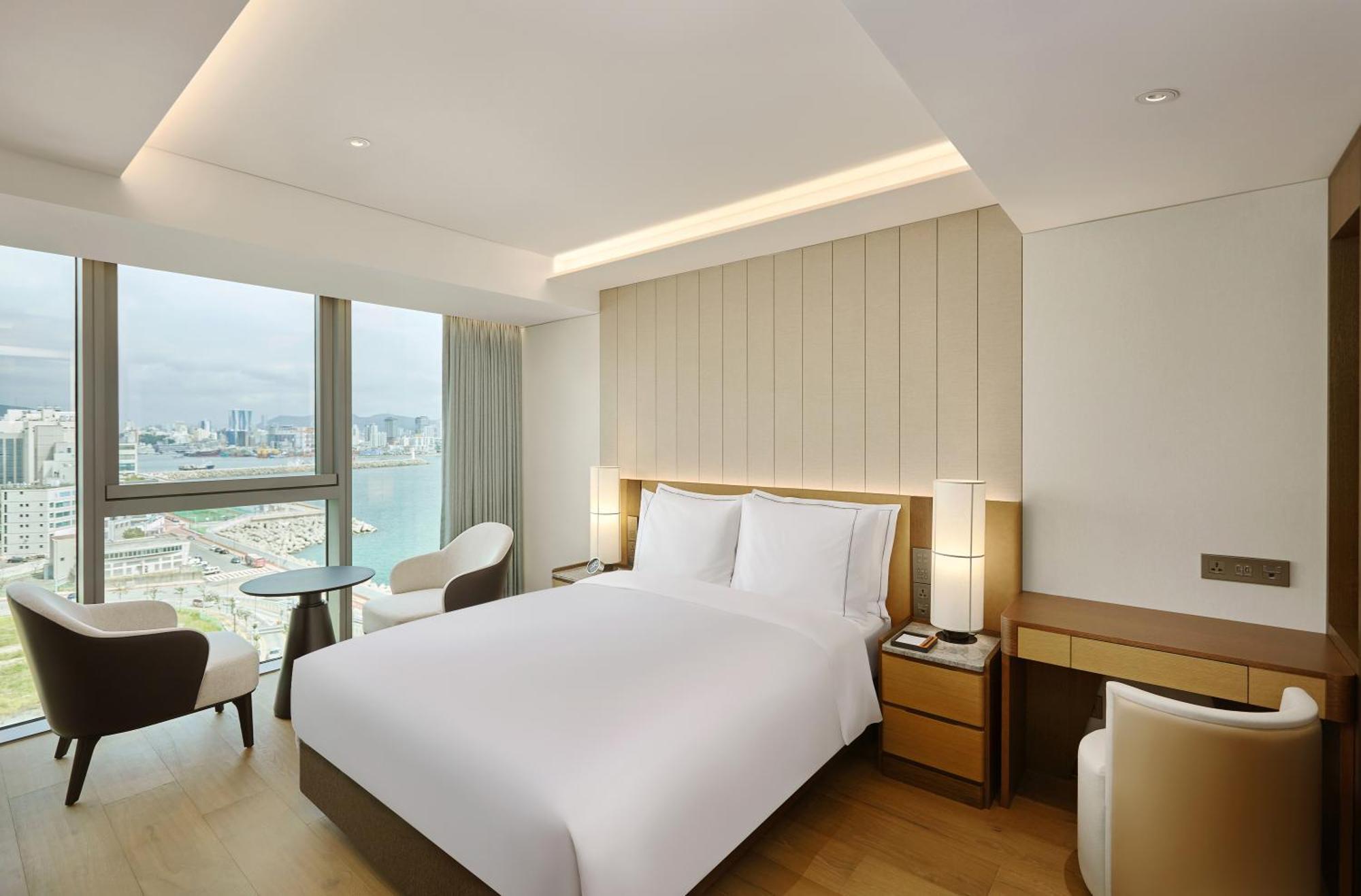 Wyndham Grand Busan Exterior photo