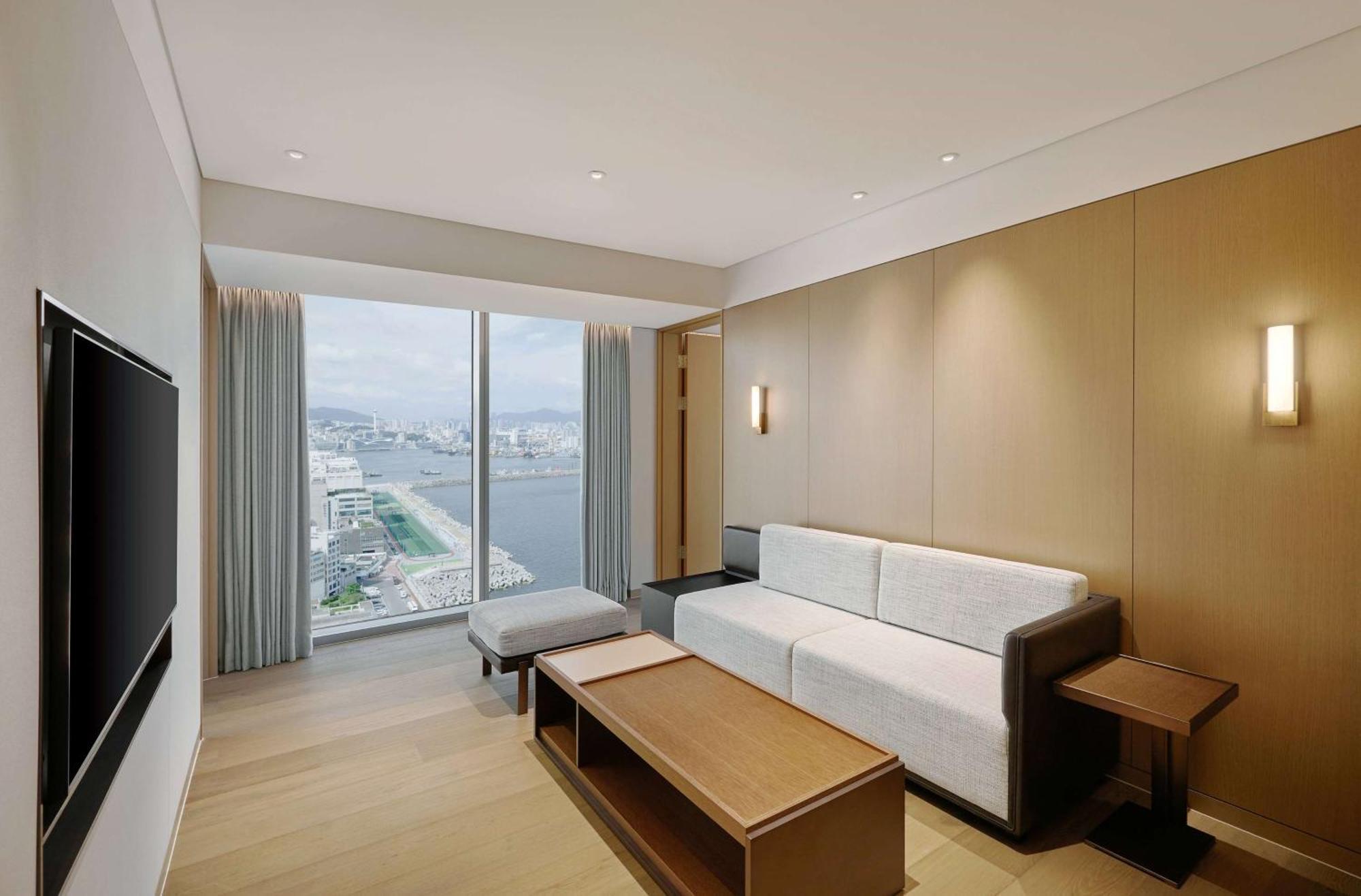 Wyndham Grand Busan Exterior photo