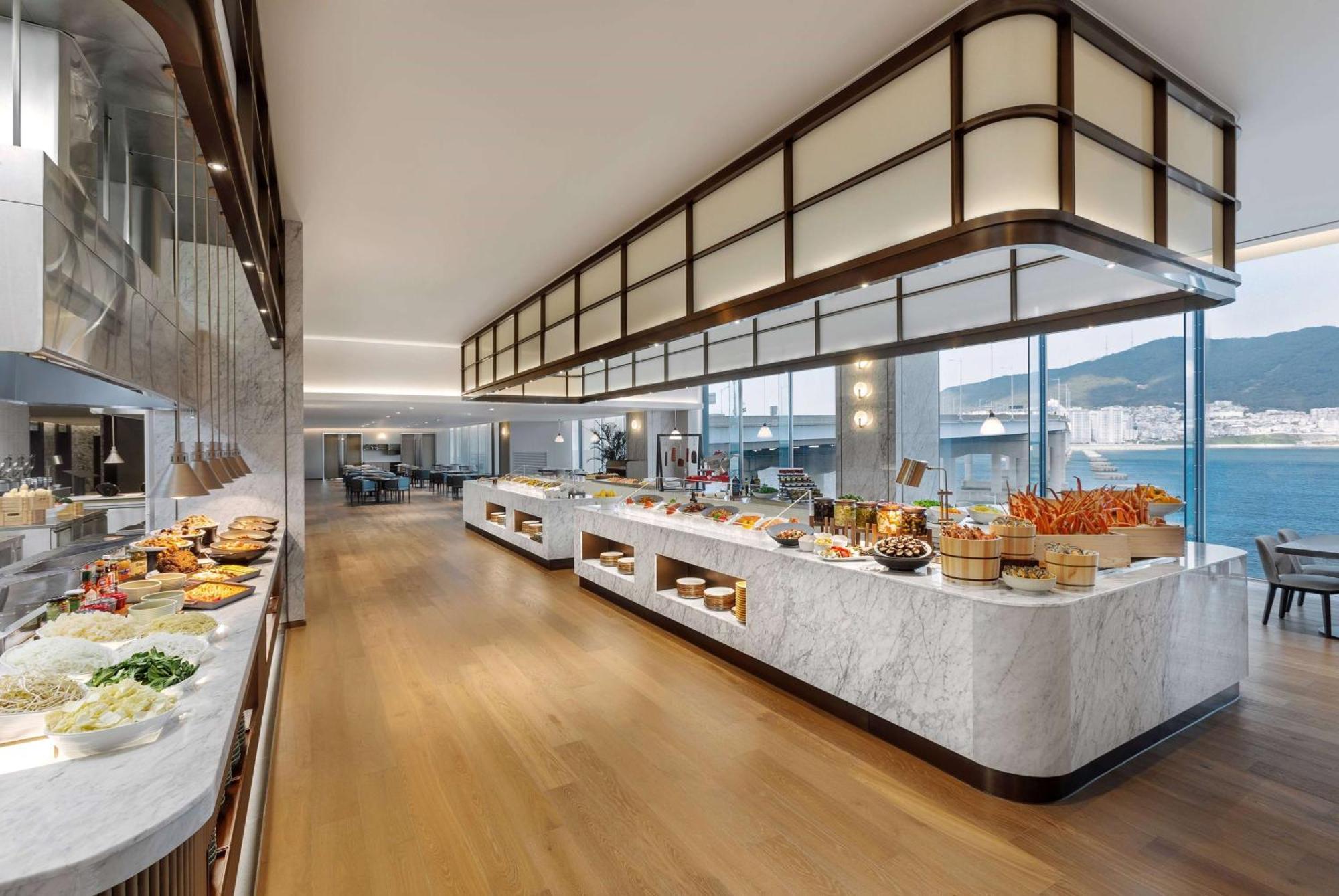 Wyndham Grand Busan Exterior photo