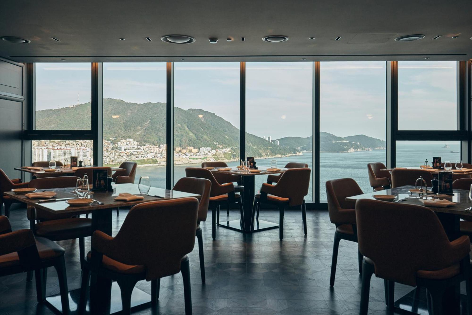 Wyndham Grand Busan Exterior photo